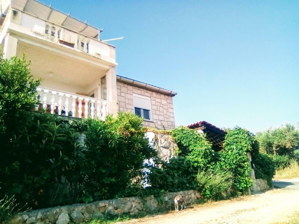 Apartment Ma'Re Supetar Exterior foto